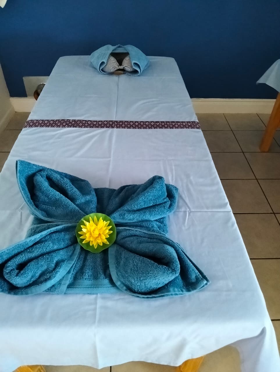 clean thai massage bed