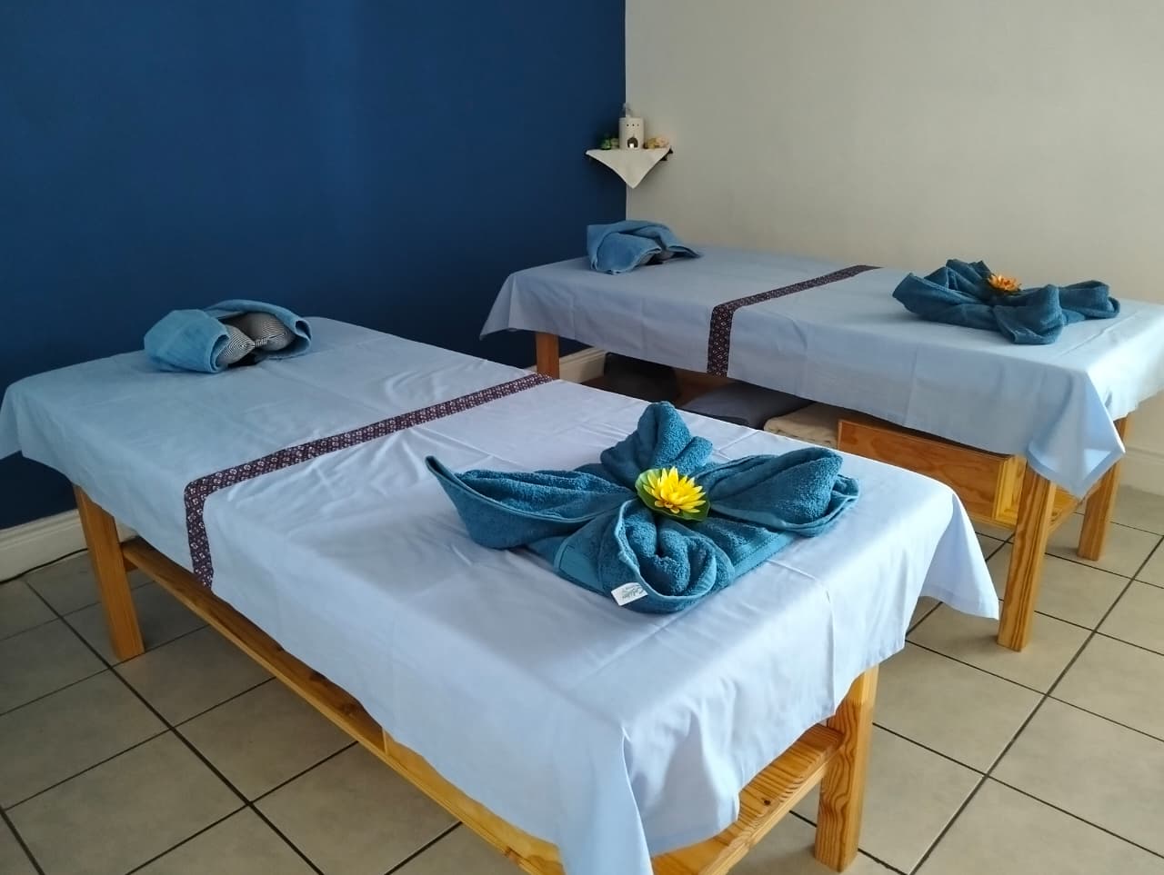 clean thai massage beds
