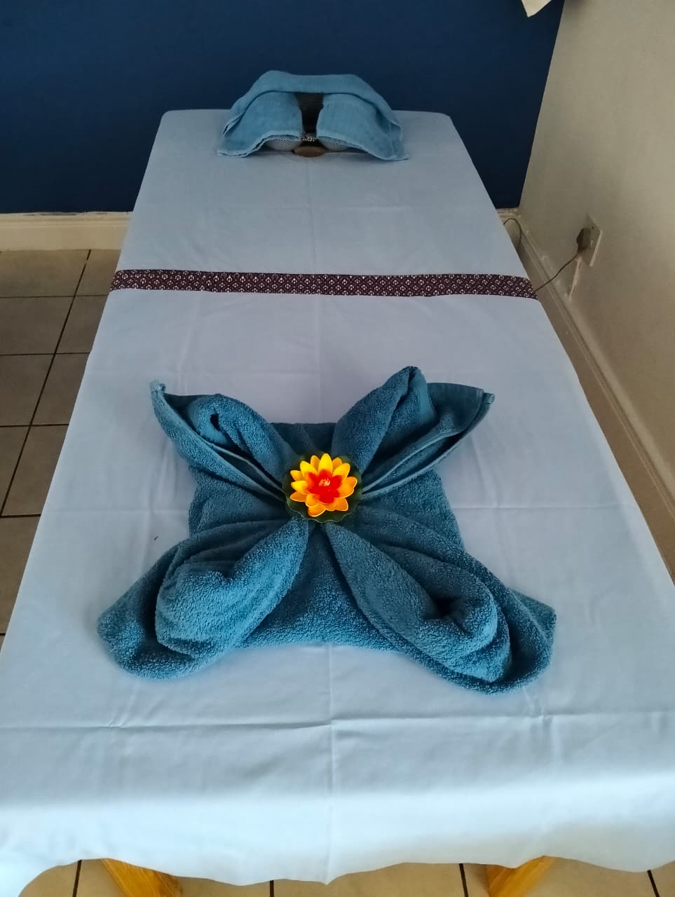 clean thai massage bed